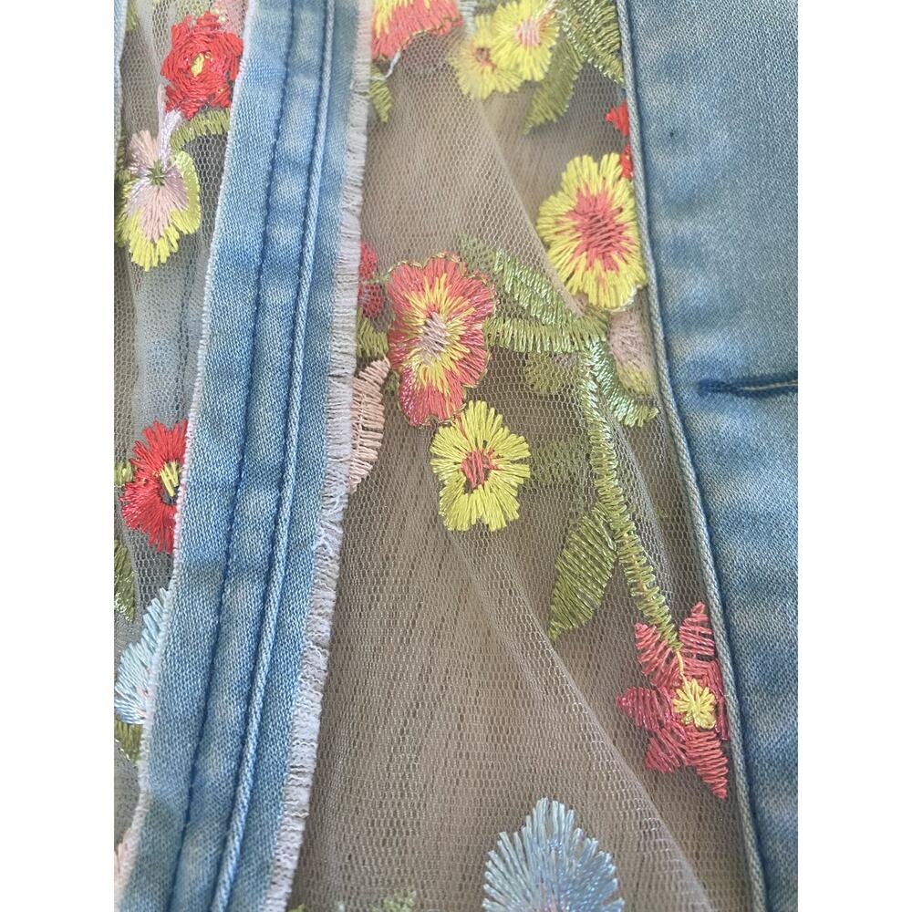 NWT Women’s Denim & Sheer Floral Embroidered Jacket Kristen’s Kloset Medium - Picture 4 of 7
